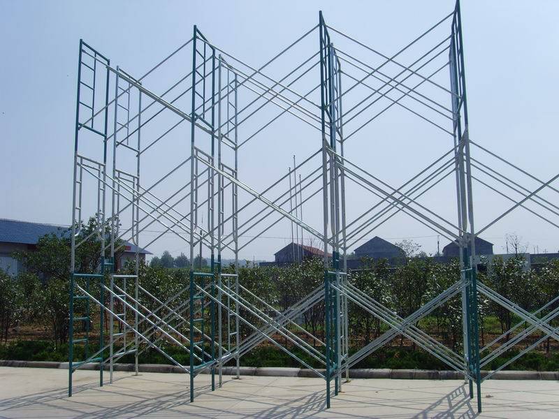 门式与梯式脚手架 建筑工程的坚实支柱